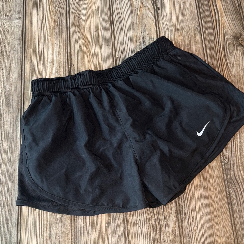 Nike Black shorts Athletic Lightweight Elastic Waist small lined